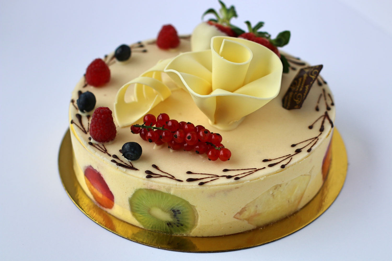 Send fresh fruit cakes to loved ones in Gurgaon | Gurgaon Bakers